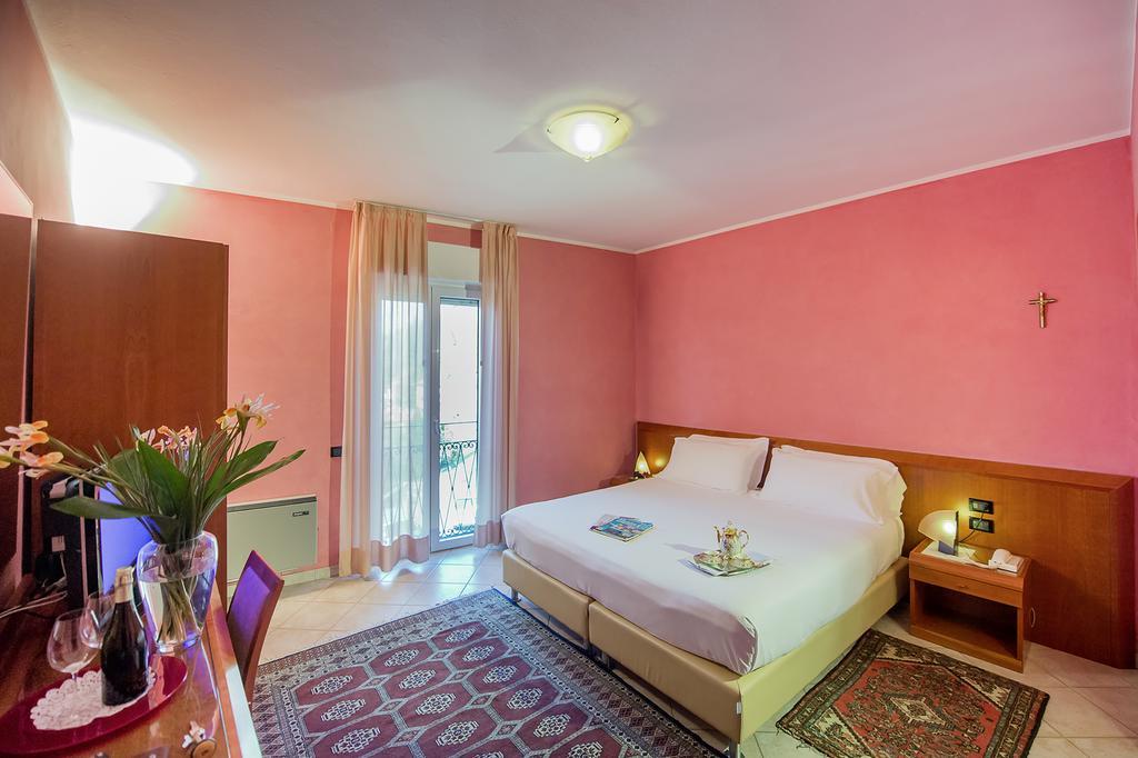Hotel San Gerolamo 베르쿠라고 외부 사진