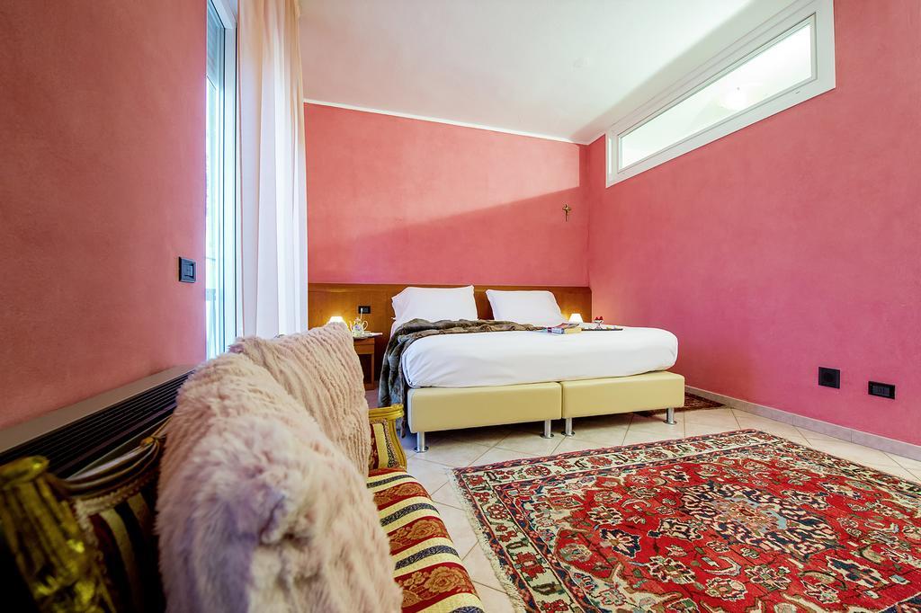 Hotel San Gerolamo 베르쿠라고 외부 사진