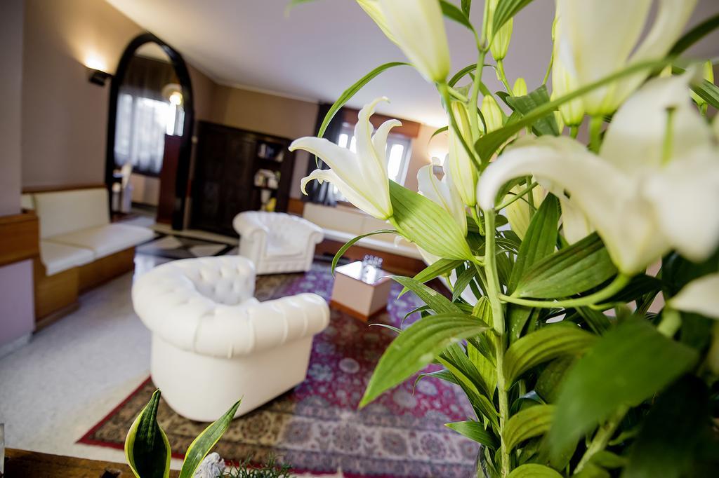 Hotel San Gerolamo 베르쿠라고 외부 사진