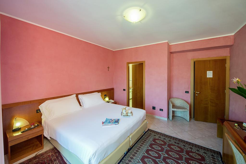 Hotel San Gerolamo 베르쿠라고 외부 사진