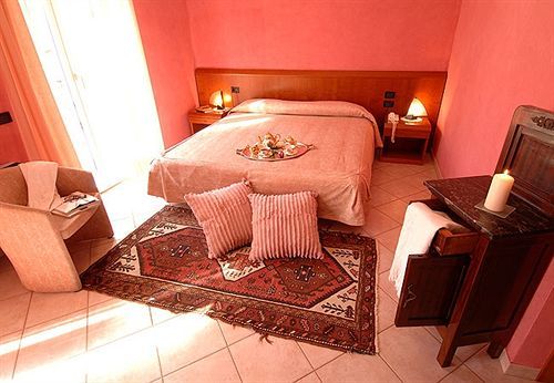 Hotel San Gerolamo 베르쿠라고 외부 사진